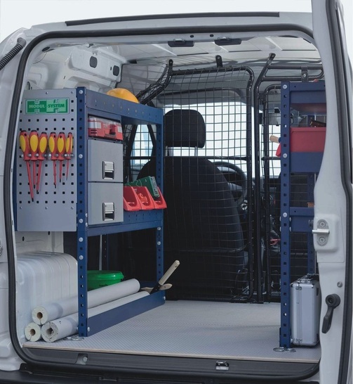Auch der nur 2,5 m³ große Laderaum des Fiat Fiorino lässt sich durch die Einrichtung für den Servicetechniker alltagstauglich machen