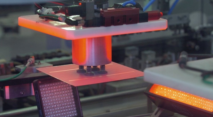 Eine starke Absenkung der Solarstromförderung gefährdet die deutschen Solarfabriken.