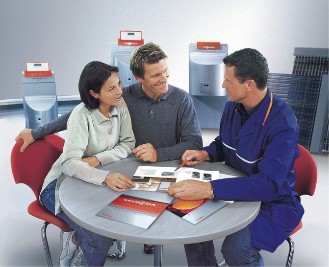 Der Heizungsbauer ist in der Regel erster ­Ansprechpartner für Energieeinsparung.