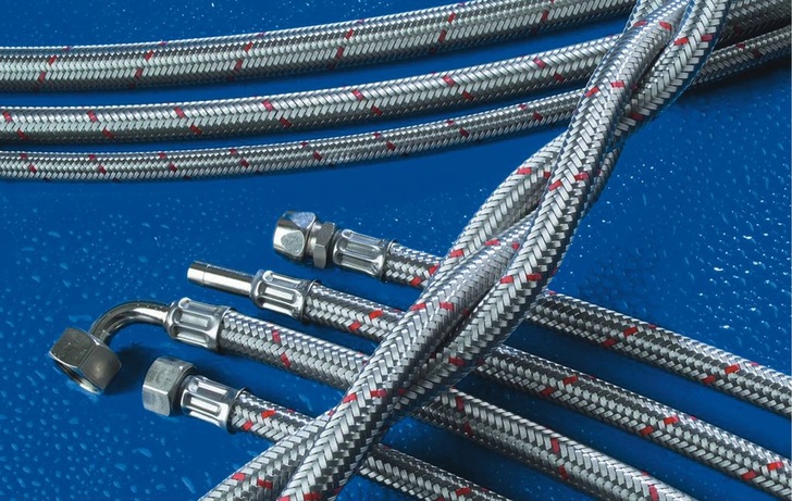 1 Schläuche und Schlauchleitungen haben als Bauteil in Trinkwasser-Installationen eine große ­Bedeutung.