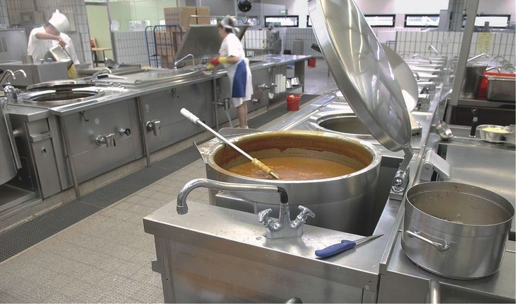 Bodenentwässerungen in Großküchen sind für jedes Installationsunternehmen eine ­Herausforderung.