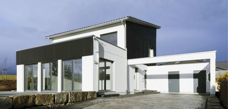 Dieses Einfamilienhaus mit 160 m2 Wohnfläche produziert mehr Energie, als seine Bewohner verbrauchen.