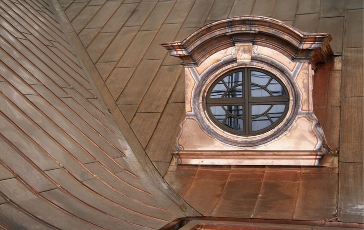 Wer denkt bei einem schicken ­Metalldach schon an Schwermetall-Ionen, die bei Regen ins Grundwasser gelangen können?