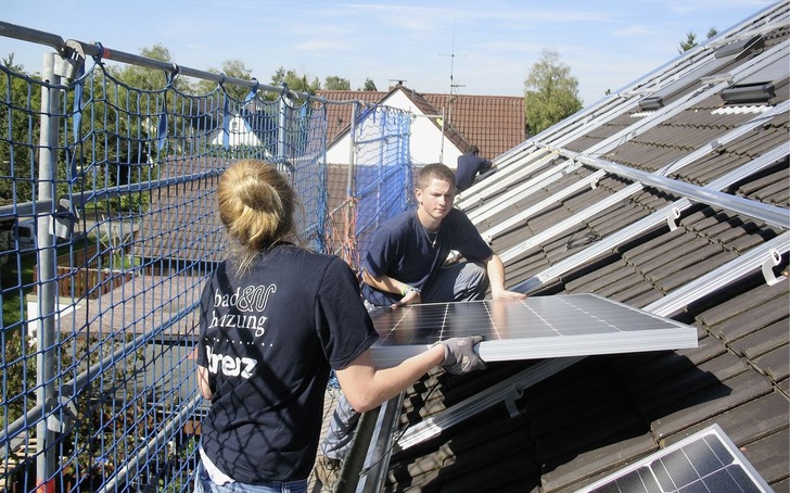 1 Nicht nur auf dem Dach sollten nachhaltige Arbeitsschutzmaßnahmen zum Tagesgeschäft gehören.