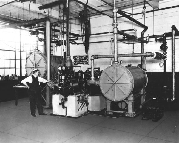 Die erste Turbokältemaschine (Centrifugal Refridge) von 1922.