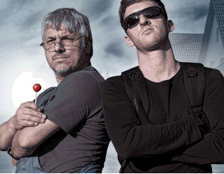 Rot oder Grün? Das fragen sich die Handwerker-Helden im neuen Grundfos-Werbespot.