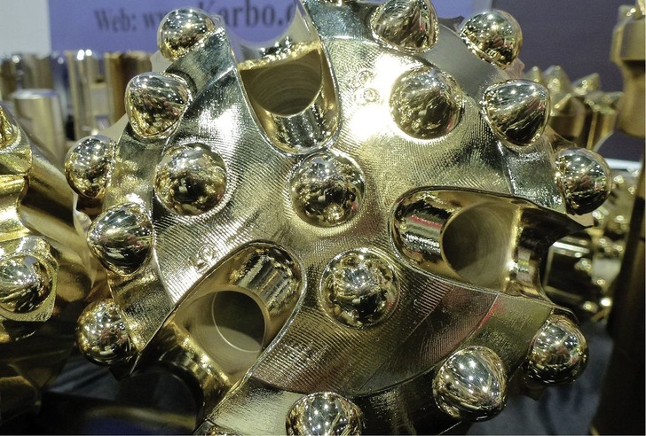 In der Geothermiebranche ist nicht alles Gold, was glänzt. Die oberflächennahe Geothermie spürt die Häufung von Schäden rund ums Bohrloch. Insbesondere private Hausbesitzer halten sich zurück.