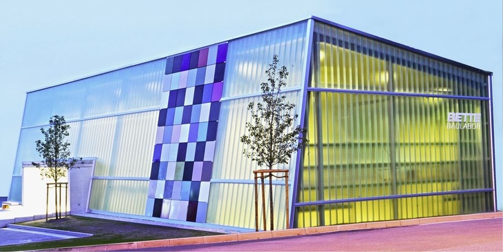 Das Baulabor ist auch das neue Schulungs- und Besucherzentrum auf dem Firmengelände des Delbrücker Stahl-/Email-Spezialisten.