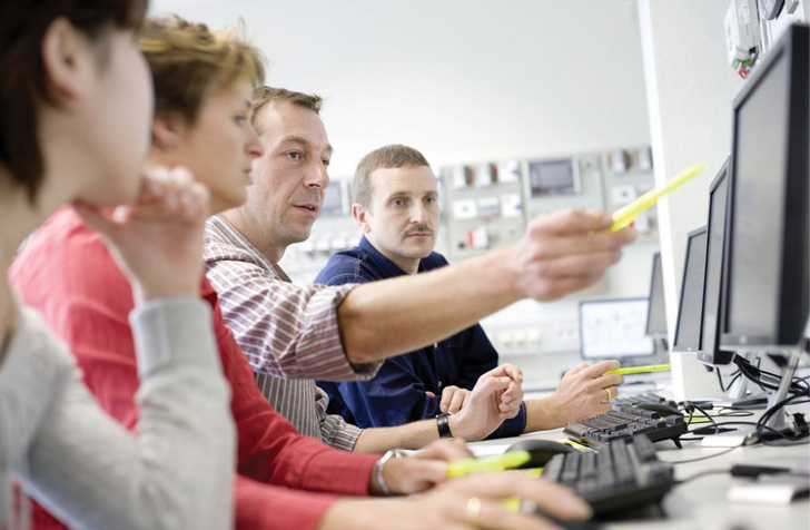 Bei allen Zertifizierungsverfahren zu Green Buildings spielt die Gebäudeleittechnik eine große Rolle, weil sich mit ihr große Potenziale bei der Energieeinsparung und der Raumluftqualität erschließen lassen.