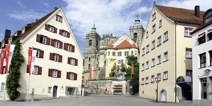 Idyllisch: Der Münsterplatz in Weingarten.