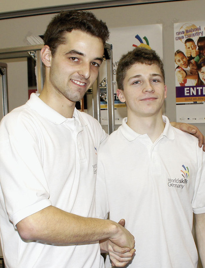 Anlagenmechaniker Matthias Köfer (links) und Ersatzmann Kurt Schieck ­trainieren die kommenden Wochen unter harten Wettbewerbsbedingungen für die WorldSkills.