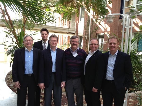 Die neu gewählten Vorstandsmitglieder des VFW: Peter Paul Thoma, Benedikt

Zimmermann, Peter Schwarz, Raimund Käser, Christian Bolsmann, Dr. Reiner Borsdorf