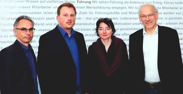 Die neuen Eigentümer des Vorarlberger Niedrigenergie- und Passivhausspezialisten Drexel und Weiss (v.l.): D&W-Geschäftsführer Christof Drexel und Bernhard Rauter sowie die beiden Geschäftsführer der Gebrüder Gasser Holding AG, Agnese Bronzini und Josias Gasser.