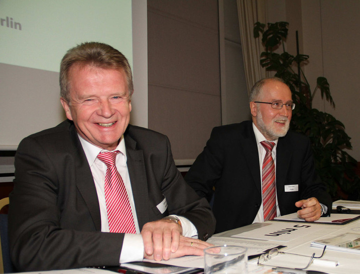 Freuen sich auf das diesjährige Symposium in Berlin: BVF-Vorstandsvorsitzender Ulrich Stahl (l.) sowie Geschäftsführer Joachim Plate. - © Bild: Bundesverband Flächenheizungen und Flächenkühlungen e. V., Hagen
