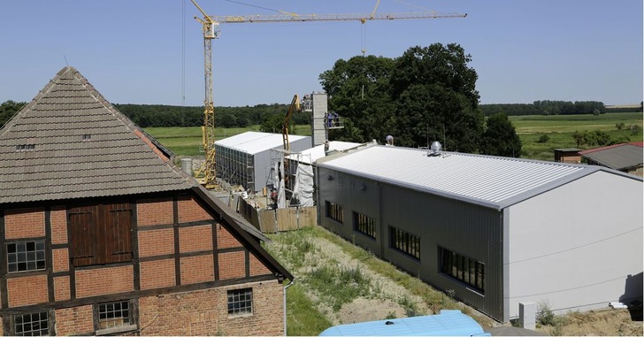 In vier Monaten entstand in Gülzow ein Heizhaus mit 1-MW-Strohfeuerung und zugehöriger Verfahrenstechnik.