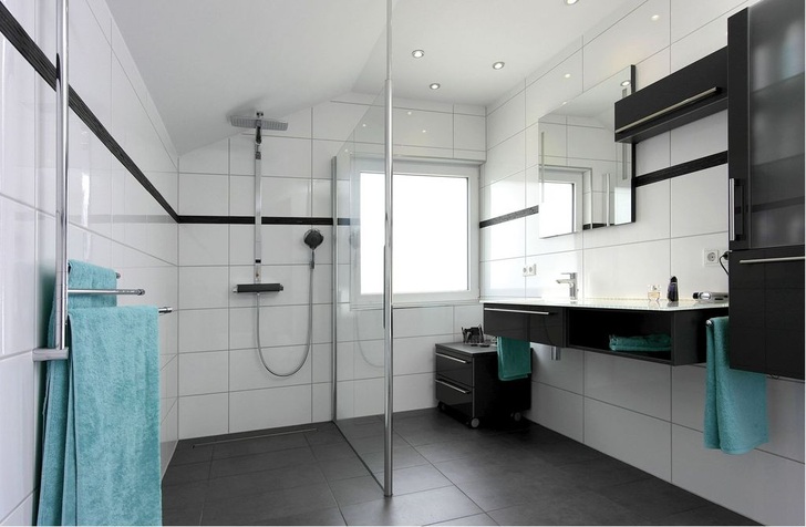 Für die barrierefreie Duschabtrennung gab es für HSK den ZVSHK-Produkt-Award. Badplaner Stefan Wolz baute dieses Bad und setzte die Walk In Easy Comfort ein.