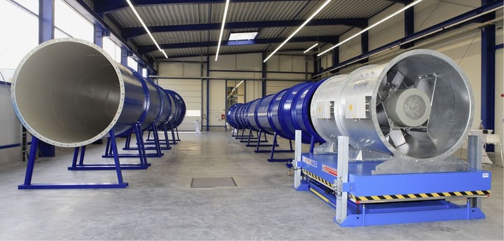 Im neuen F+E-Zentrum von Systemair lassen sich bis zu 17 m lange Prüfstrecken für Ventilatoren aufbauen.