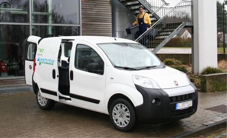 Der 2,5 m³ große Frachtraum des Fiat ­Fiorino Natural Power (mit Erdgasmotor) kann max. 420 kg Nutzlast verkraften.