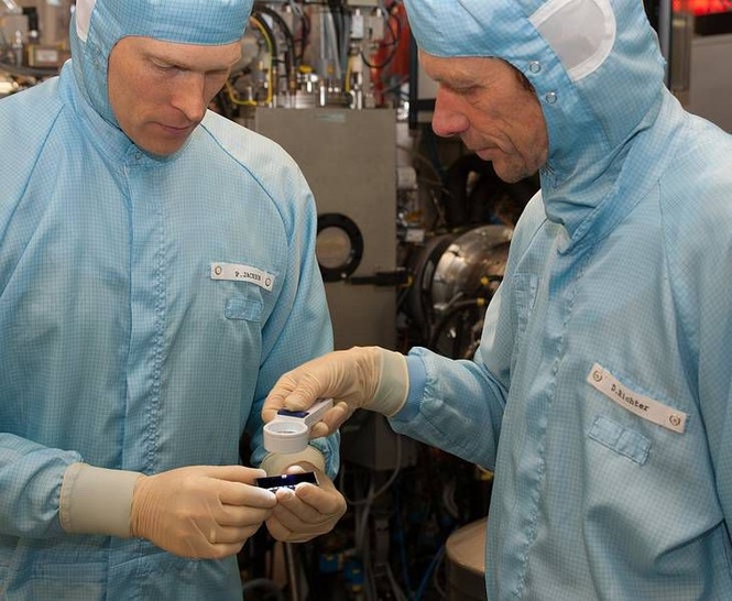 Einem Forscherteam aus dem ZSW ist ein neuer Weltrekord bei CIGS-Zellen gelungen.