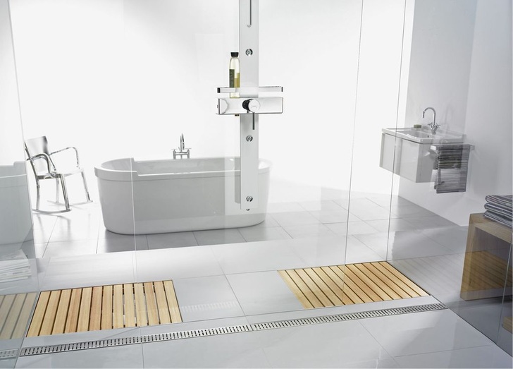 So schick können bodenebene Duschen aussehen. - © ACO Haustechnik
