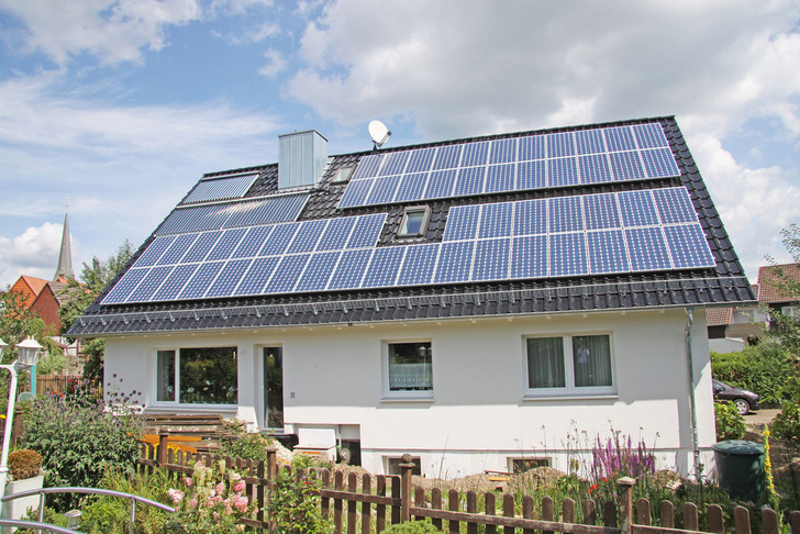 Musterbeispiel für energetische Modernisierung: Zweifamilienhaus in Hessisch Lichtenau.