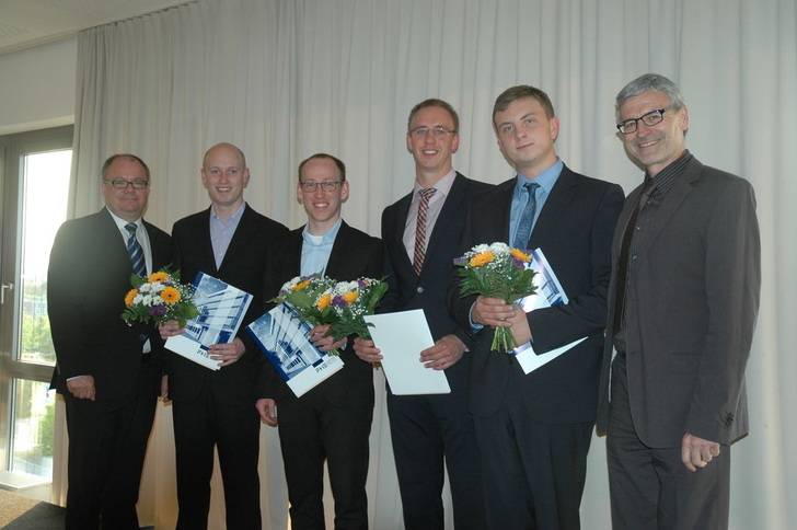 Die Preisträger Master v.l.: Alf Bauer, Vorstandsvorsitzender Förderverein, Daniel Wagner, Maik Lehmann, Robert Sorowsky, Maxim Zhuravlev, Prof. Holger Hahn.