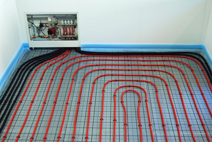 Zur Problematik der Dämmung von durchlaufenden Zuleitungen bei Warmwasser-Fußbodenheizungen hat der BVF ein aktuelles Positionspapier herausgebracht.