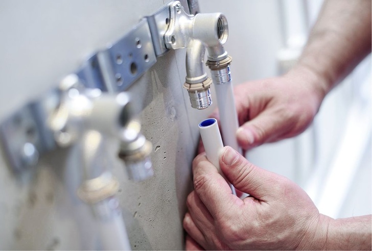 Durchschleifen mittels U-Wandscheiben kommt bei der Installation von Trinkwasserleitungen immer häufiger zum Einsatz.