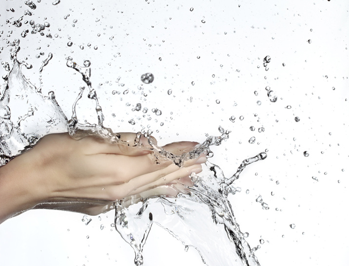 
Trinkwasser ist das wichtigste Lebensmittel. Wie jedes andere kann es jedoch verderben.



