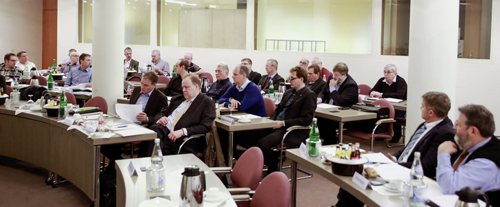 <p>
Arbeitsintensiv: Auf der Frühjahrstagung in Sankt Augustin beschäftigte sich die Bufa SHK mit insgesamt zwei Dutzend Themen rund um Sanitär, Heizung und Lüftung. 
</p>