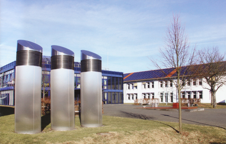 Bei Nichtwohngebäuden rentieren sich Maßnahmen zur Energieeinsparung wegen der Größe der Anlagen oftmals besonders schnell.