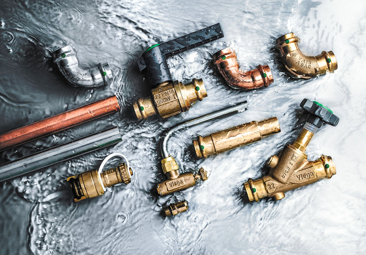 
Bei Trinkwasserinstallationen müssen die allgemein anerkannten Regeln der Technik beachtet werden. Dazu zählt, dass nur Produkte verwendet werden, die aus Werkstoffen der UBA-Positivliste bestehen.
