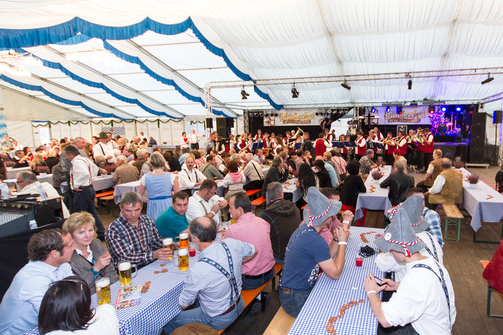 Die Schmid Wies’n in Bissendorf gilt als Treffpunkt der Fachleute aus der Kamin- und Kachelofenbranche.