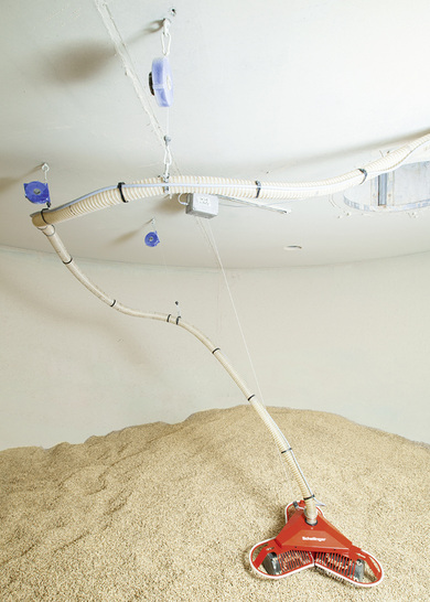 
Einen schonenden Transport der Pellets aus dem Bunker bis zum Heizkessel ermöglicht die pneumatische Förderung – hier mit dem automatischen Entnahmesystem Maulwurf.



