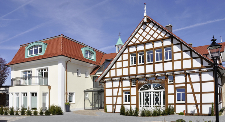 
Erstrahlt in neuem Glanz: Das alte Fachwerkgebäude der ehemaligen Tischlerei wurde nach dem Brand originalgetreu wieder aufgebaut.
