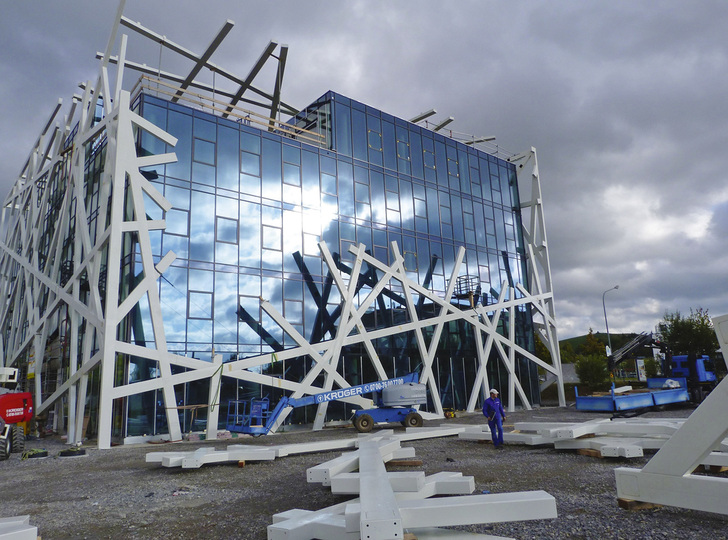 <p>
</p>

<p>
Beispiel für eine BIM-Planung aus dem Stahlbau: das Qbig-Bürogebäude in Heilbronn, das mit einer asymmetrischen Stahlkonstruktion umgeben ist.
</p> - © Vorndran Metallbau/Tekla

