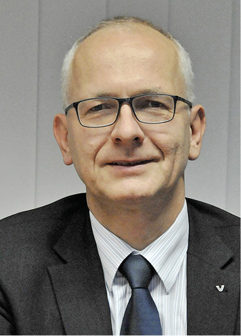 <p>
<b>Walter Bornscheuer</b>
 ist Leiter Technologie bei den Viessmann Werken, 35108 Allendorf (Eder), Telefon (0 64 52) 70-0, 

<a href="http://www.viessmann.de" target="_blank" >www.viessmann.de</a>

</p>