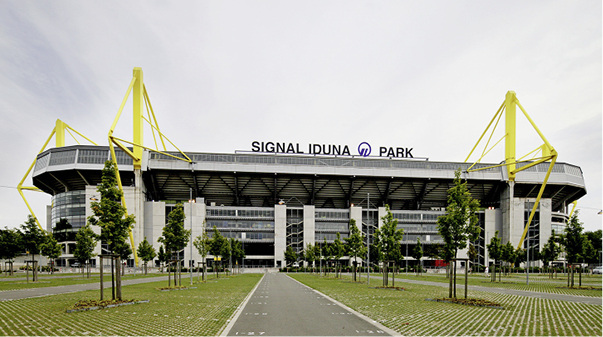 <p>
Mehr als 1,5 Millionen Euro hat der BVB in sein Stadion, den Signal Iduna Park, investiert.
</p>
