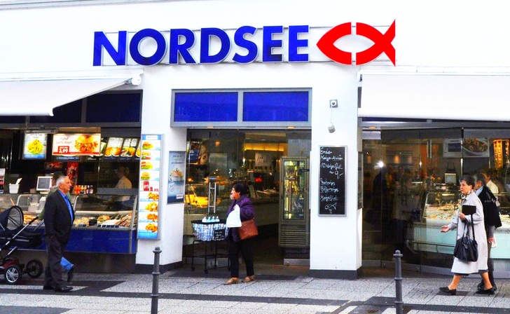 Kosten von 155.000 Euro für die Nachrüstung stehen in dieser Nordsee-Filiale jährliche Einsparungen von 46.000 Euro gegenüber.