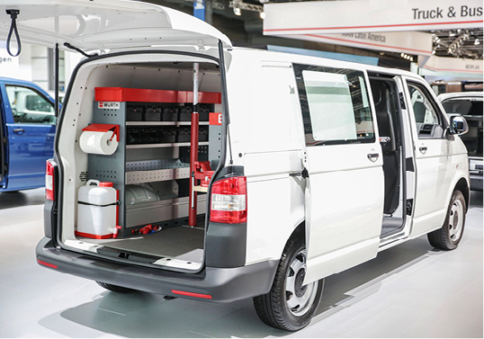 



VW macht Ausbauvorschläge ab Werk: Dazu gehört auch eine Würth-Einrichtung für den Transporter, die sich – passend für verschiedene Handwerke – noch erweitern lässt.
