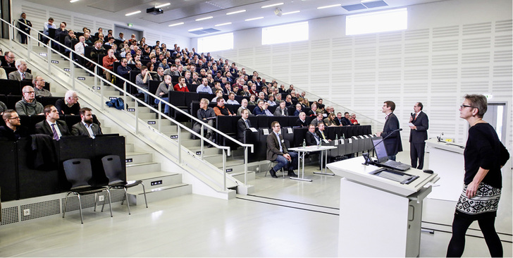 
Das 16. Sanitärtechnische Symposium in der Fachhochschule Münster/Burgsteinfurt war mit 400 Teilnehmern erneut ausgebucht.
