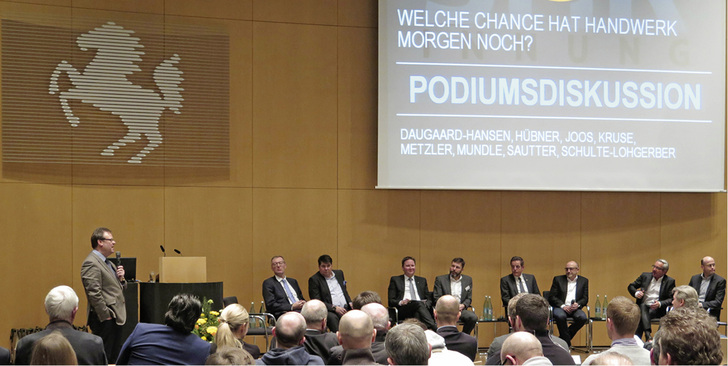 <p>
Zur Veranstaltung der Innung Stuttgart-Böblingen zählte eine Podiumsdiskussion.
</p>