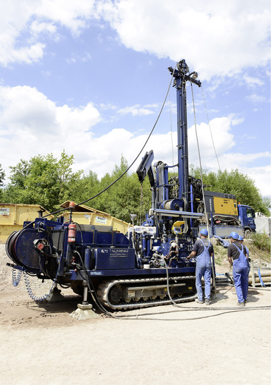 <p>
</p>

<p>
Erdwärmesonden erlauben eine nachhaltige Energiegewinnung zur effizienten Beheizung von Gebäuden im Winter und zur passiven Kühlung im Sommer. Voraussetzung ist eine qualitativ hochwertige Verfüllung der Sondenbohrungen.
</p> - © Fotos: BWP

