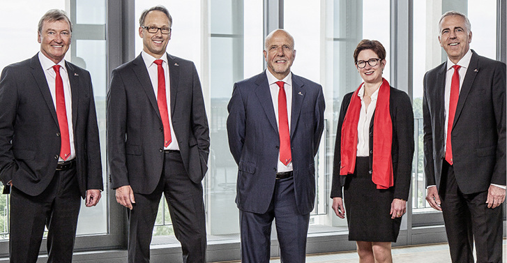 
Der neu formierte Vorstand der Westfalen AG (v. l.): Reiner Ropohl, Torsten Jagdt, Wolfgang Fritsch-Albert, Dr. Meike Schäffler, Dr. Carsten Wilken.



