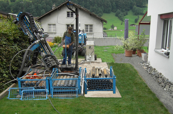 Durchführung einer Erdwärmesondenbohrung.