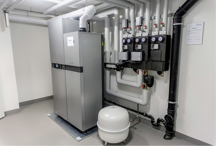 



Der Heizraum mit dem Brennstoffzellen-Heizgerät Vitovalor 300-P.
