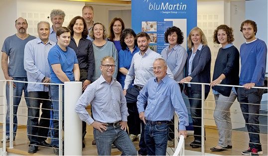



Die Geschäftsführer Thomas Schally und Bernhard Martin (vordere Reihe v. l.) führen als Doppelspitze das Blumartin-Team. 

