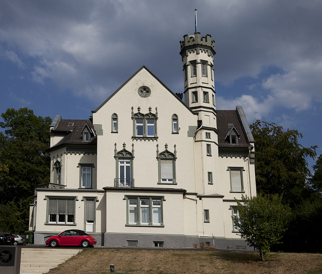 In der von Werkleiter Georg Buderus III im Jahr 1862 errichteten Villa sind die Fachbibliothek zum Thema Heiztechnik sowie das Zentralheizungsmuseum untergebracht. - © Buderus
