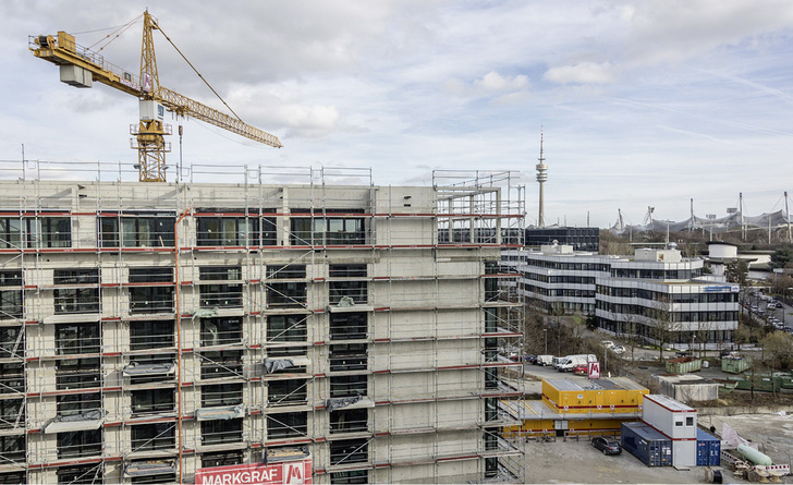 



Schöner wohnen in München: Das Boardinghouse The Flag am Rande des Olympiazentrums ist besonders bei Studenten beliebt …
