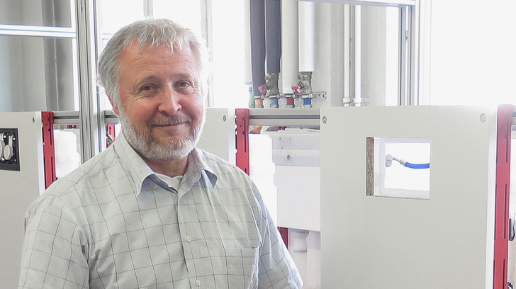 Prof. Dr.-Ing. Hans Messerschmid leitet das Labor Wasser- und Gastechnik an der Hochschule Esslingen, Fakultät Gebäude Energie Umwelt. Er ist Zentralheizungs- und Lüftungsbaumeister.